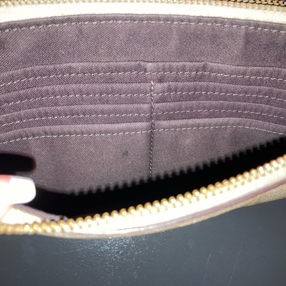 💥Authentic Coach Signature Canvas wallet in excellent condition! 💥 - Picture 6 of 10
